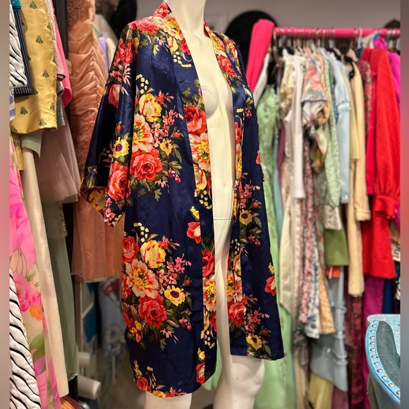 Navy Floral Robe - Picture 4 of 10